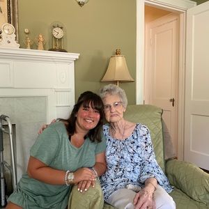 Meet your Posher, Caroline